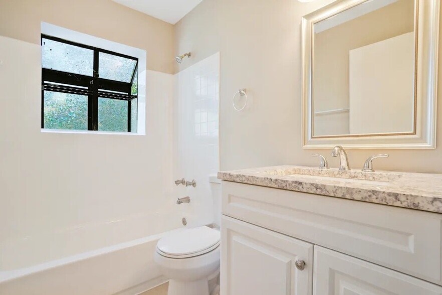 Building Photo - 6072 Lambeth Cir