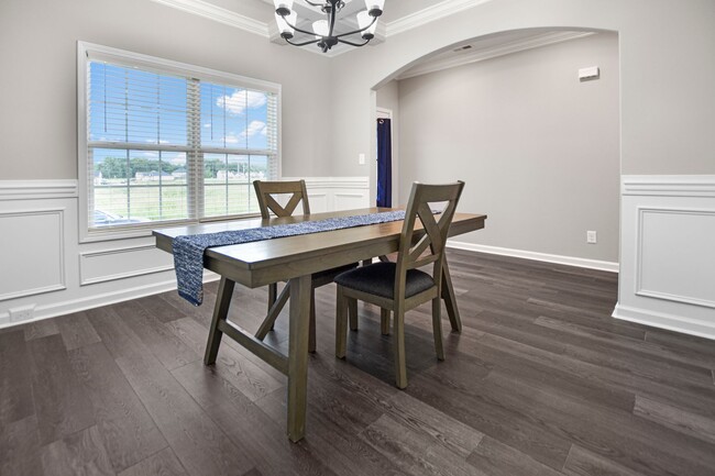 Building Photo - Pet Friendly Four Bedroom with Bonus!