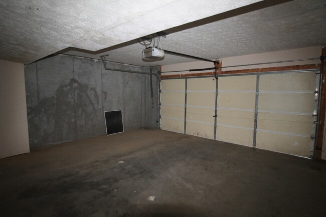Building Photo - 639 Miles Rd