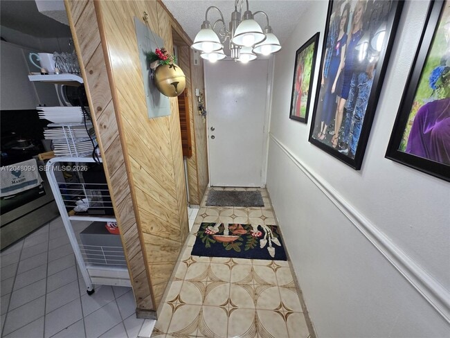 Building Photo - 1555 W 44th Pl
