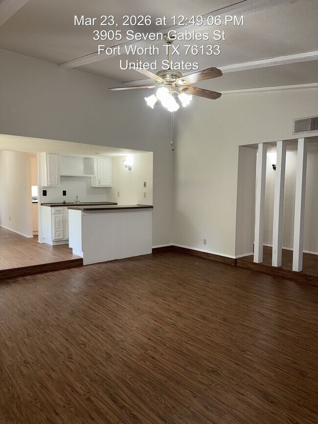 Building Photo - 3905 7 Gables St