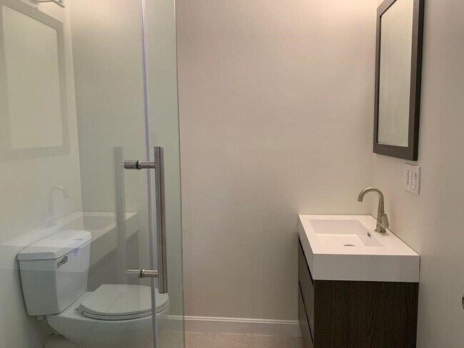 Building Photo - 224 Jamaicaway