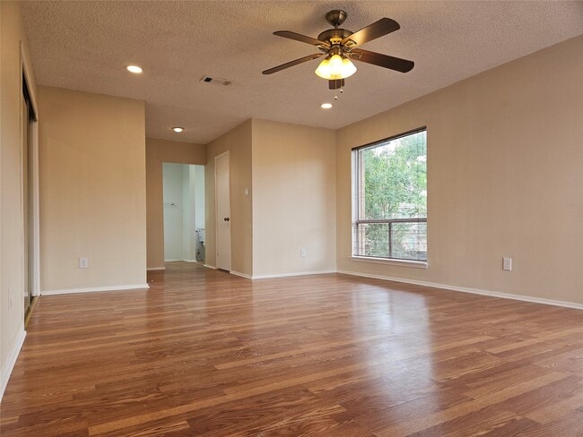 Building Photo - 8622 Quail Burg Ln