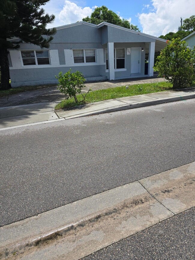 Primary Photo - 1205 W 24th St