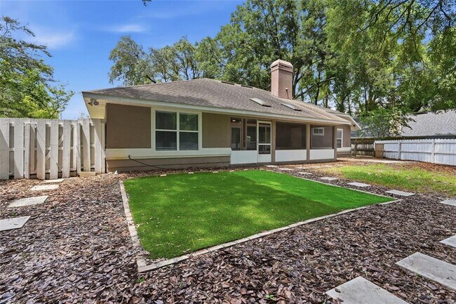 Building Photo - 1111 SW 80th Dr