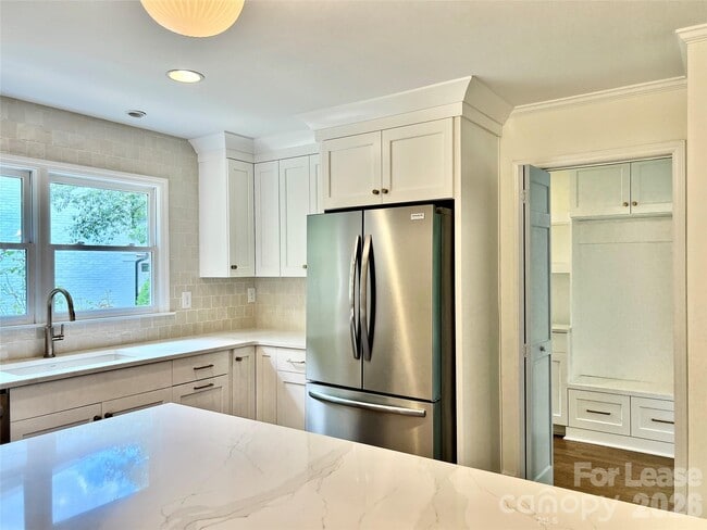 Building Photo - 6414 Greencove Dr