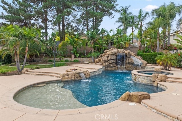 Building Photo - 928 Trovita Dr