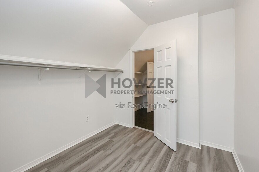 Building Photo - 109 Green St