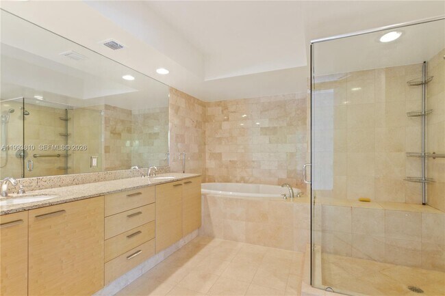 Building Photo - 1800 S Ocean Dr