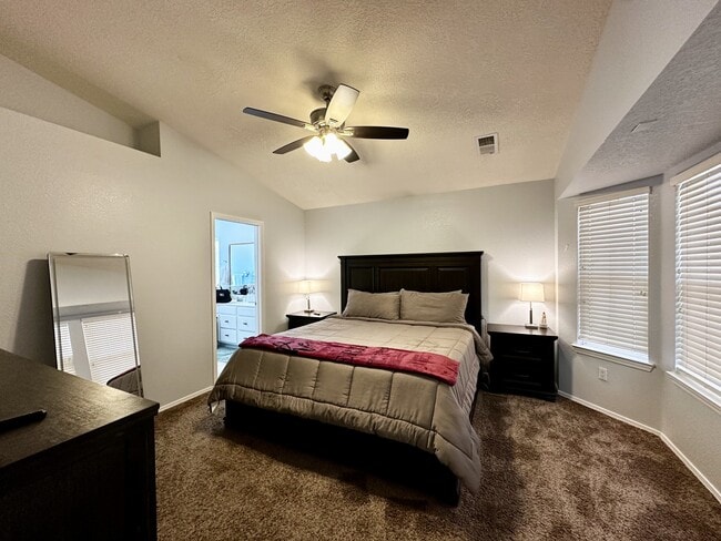 Building Photo - 5420 Kokopelli Ct NW