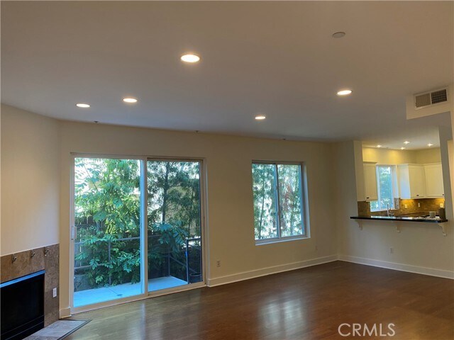 Building Photo - 11851 Laurelwood Dr