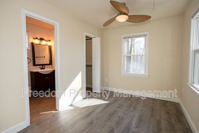 Building Photo - 11961 Mente Rd