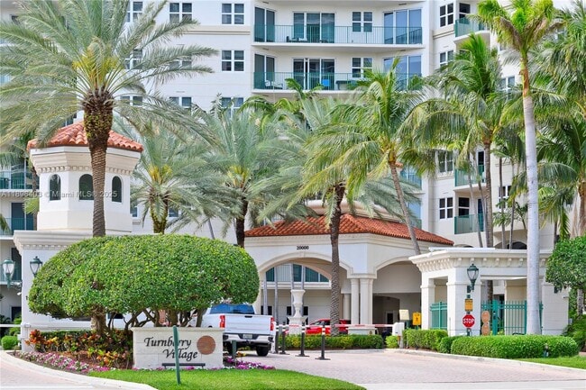 Building Photo - 20000 E Country Club Dr