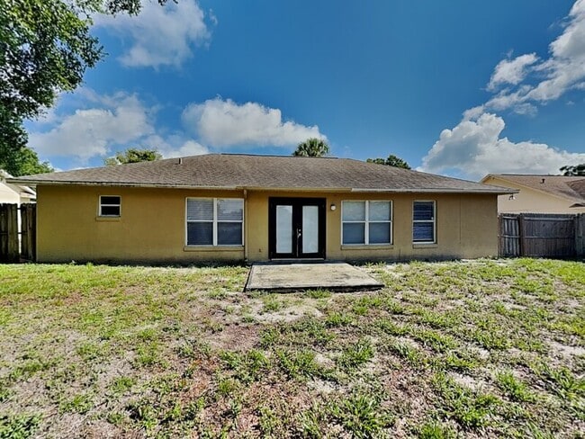 Building Photo - 1618 Cassingham Cir