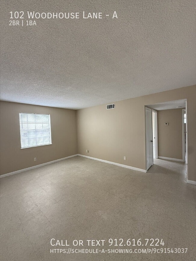 Building Photo - 102 Woodhouse Ln