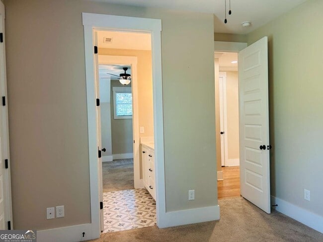 Building Photo - 16 Anchor Ct
