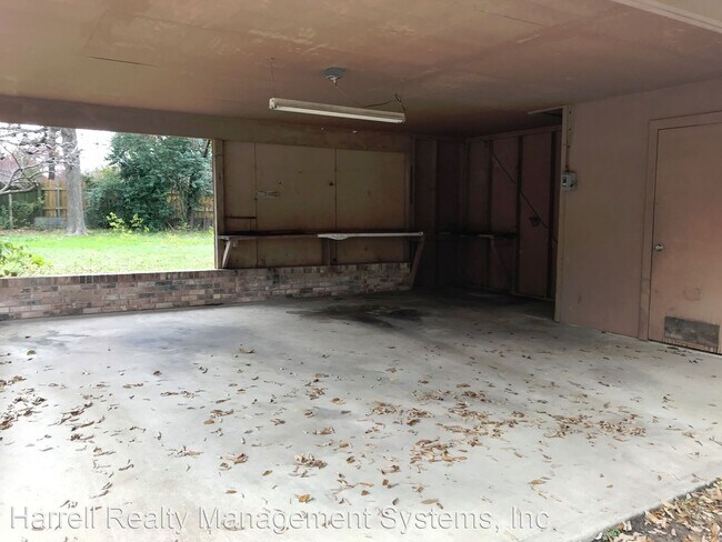 Building Photo - 2 br, 2 bath House - 13001 Woodway Dr.