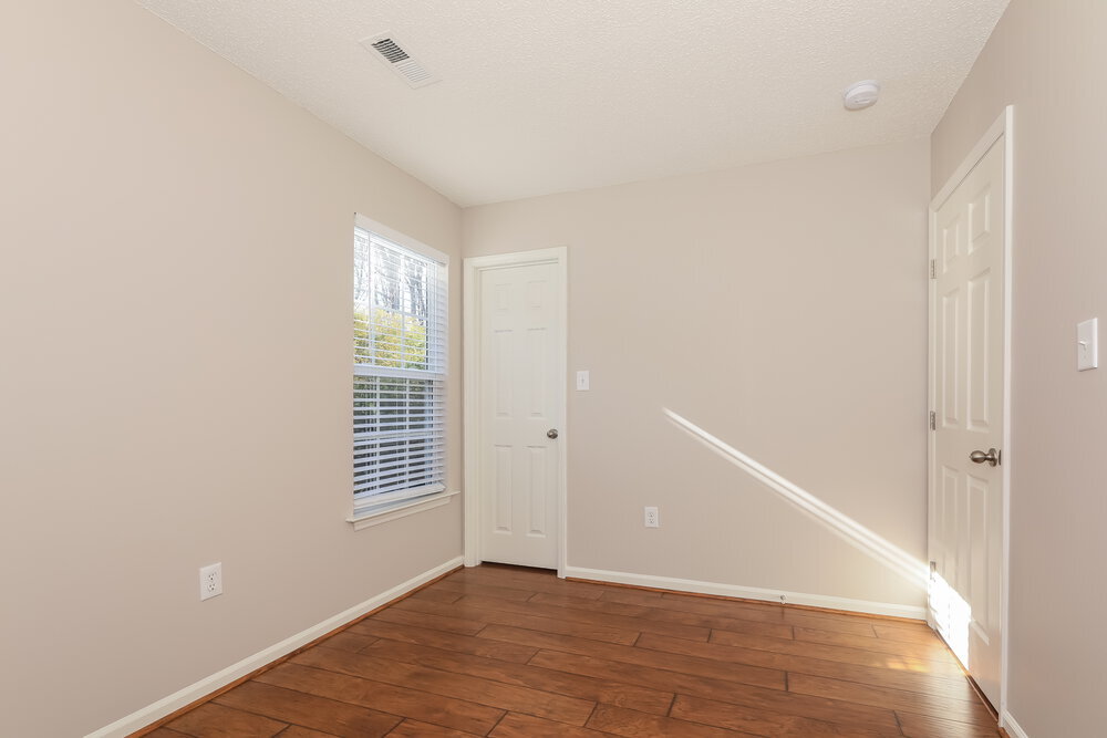 Building Photo - 3238 Longspur Dr