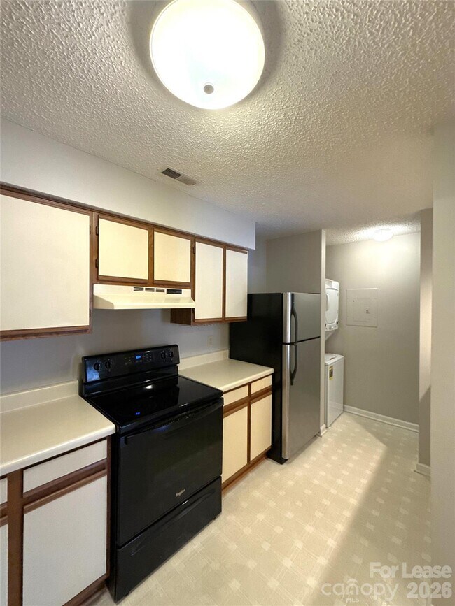 Building Photo - 1001 Churchill Downs Ct