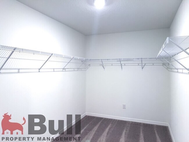 Building Photo - 1754 Red Loop
