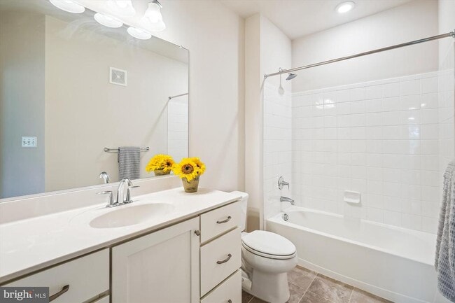 Building Photo - 23265 Milltown Knoll Square