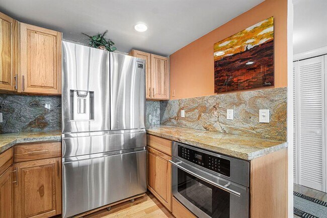 Building Photo - 800 SE 20th Ave