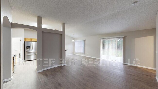 Building Photo - 23 Burning Tree Pl