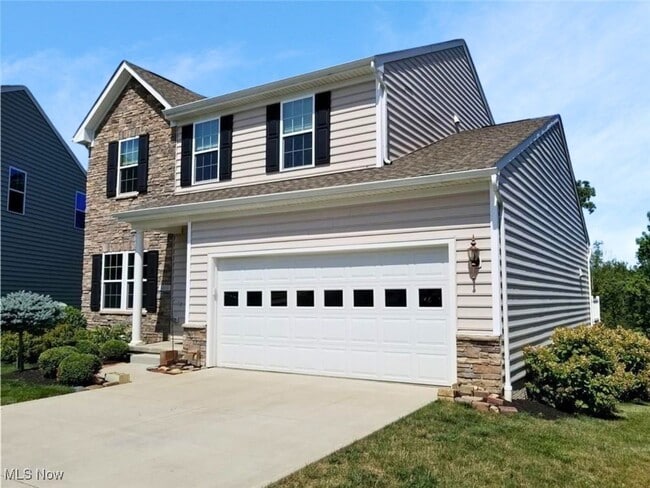 Building Photo - 5055 Lake Forest Dr