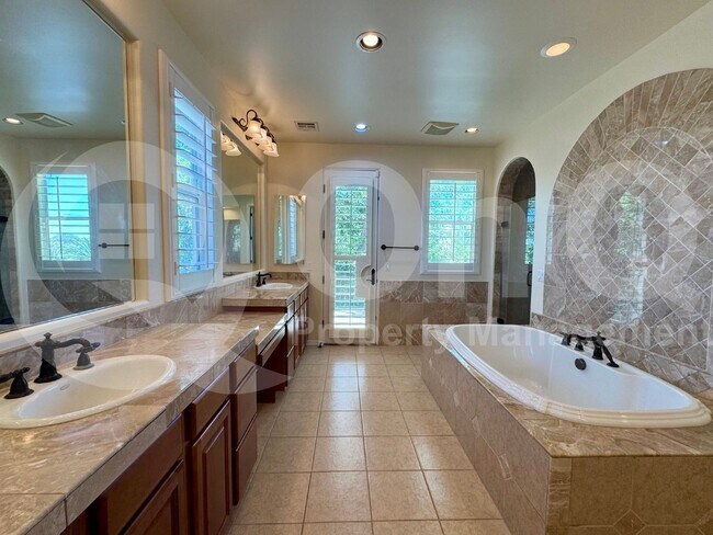 Building Photo - 4371 S Pecan Dr