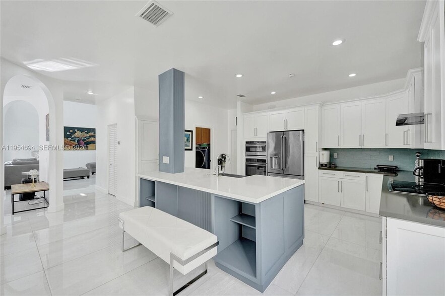 Building Photo - 1367 Camellia Cir