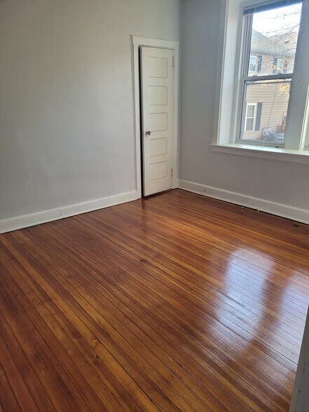 Building Photo - 1611 Hampton Blvd