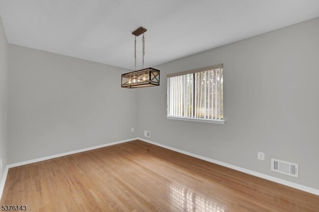 Building Photo - 250 Ridgedale Ave