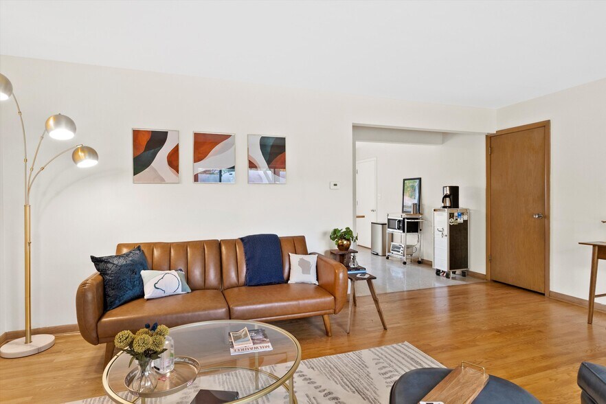 Building Photo - 426 E Ohio Ave