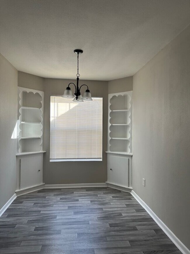 Building Photo - ONEAL.1713/15