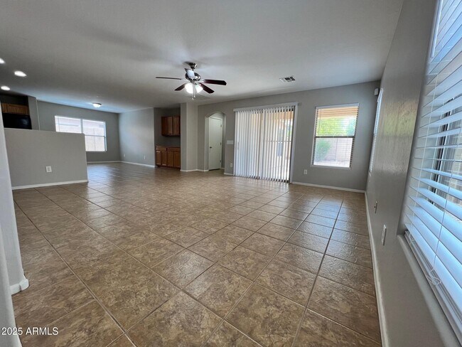 Building Photo - 3119 W Silver Creek Dr