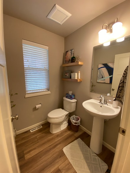 Building Photo - 204 Sugar Maple Ln