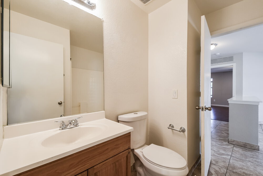 Building Photo - 2768 W San Carlos Ln