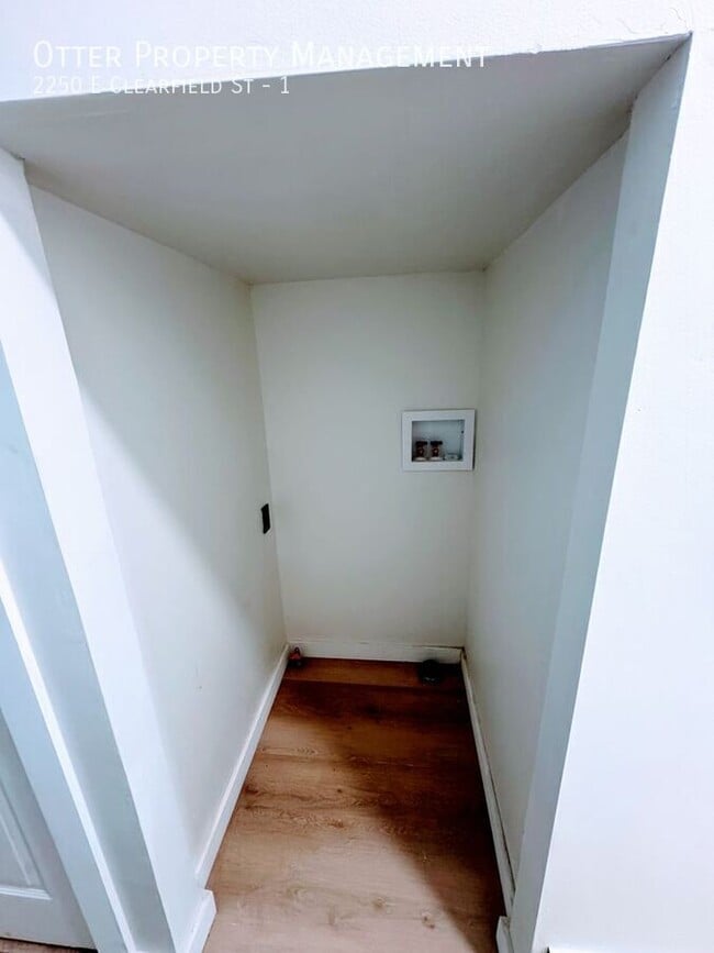 Building Photo - 2250 E Clearfield St