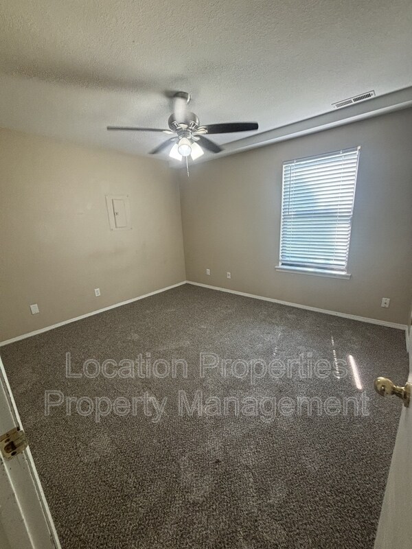 Building Photo - 950 Monterey Way
