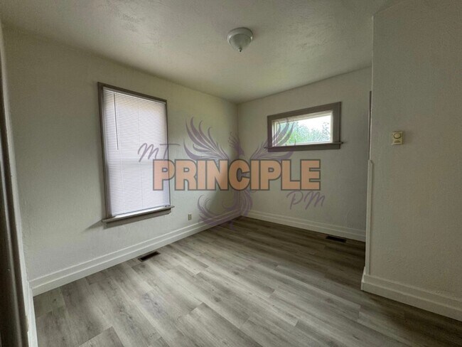 Building Photo - 2037 Whitman Ave