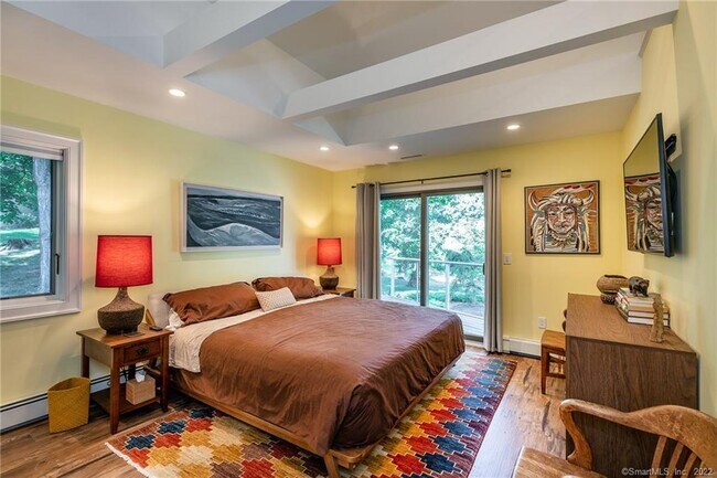 Building Photo - 8 Cedar Point Dr