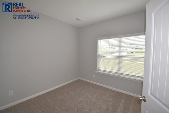Building Photo - 1142 Bluecreek Cir