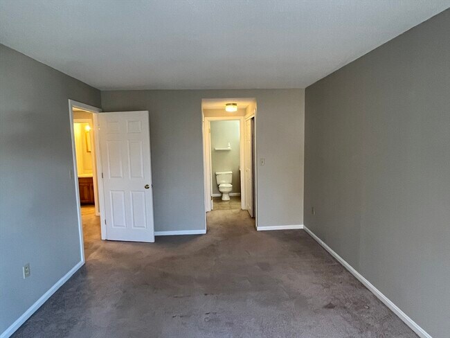 Building Photo - 314 Riverside Ave