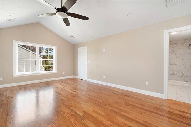 Building Photo - 1401 Hunting Hill Dr
