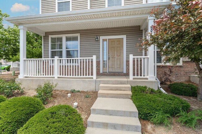 Building Photo - Well-Maintained 3-Bedroom Townhome with Central A/C and Open Layout