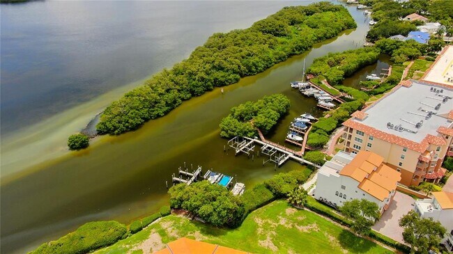Building Photo - 1575 Pinellas Bayway S