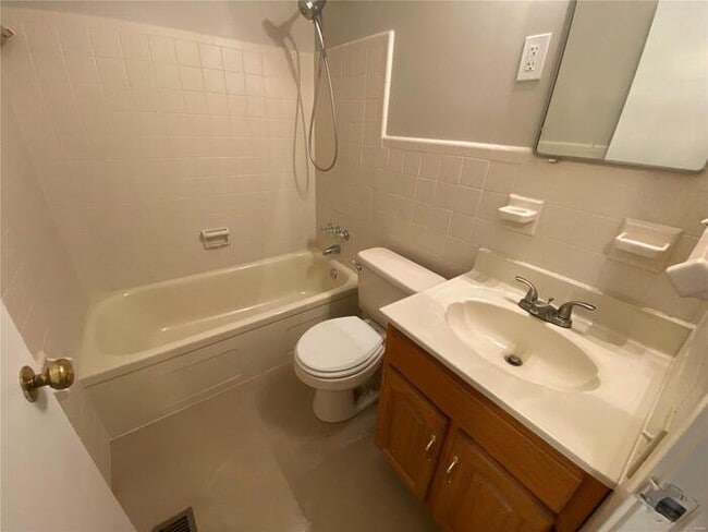 Building Photo - Fantastic 4bd/2ba home! Let yourself in!