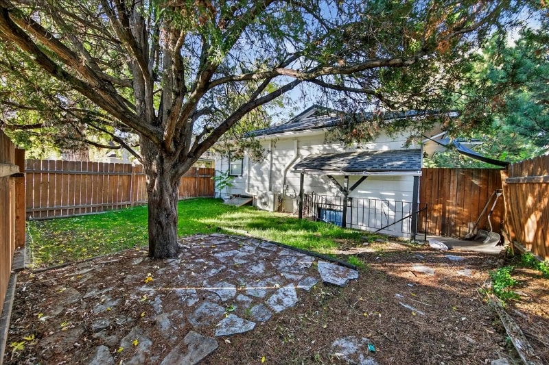 Building Photo - 501 N 27th St