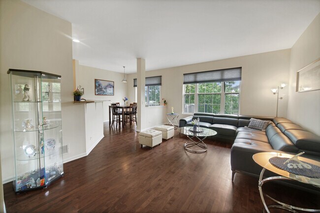 Building Photo - 439 Bay Tree Cir