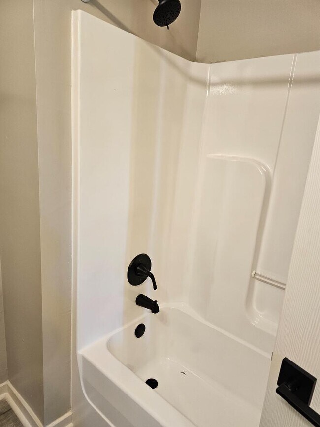 Building Photo - 119 Cedar Spring Cir